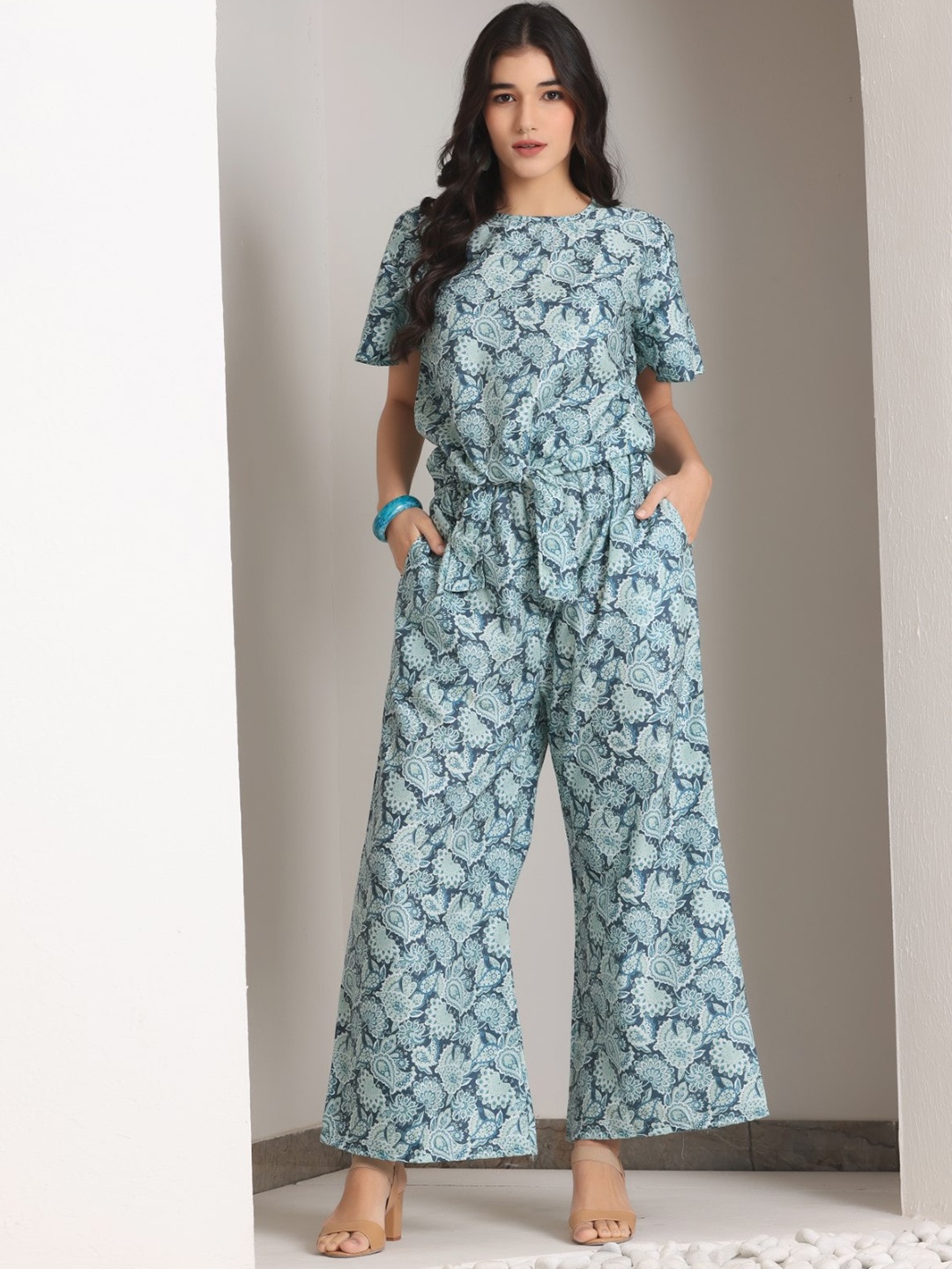 

Chanting Blue Printed Top With Palazzo, Green