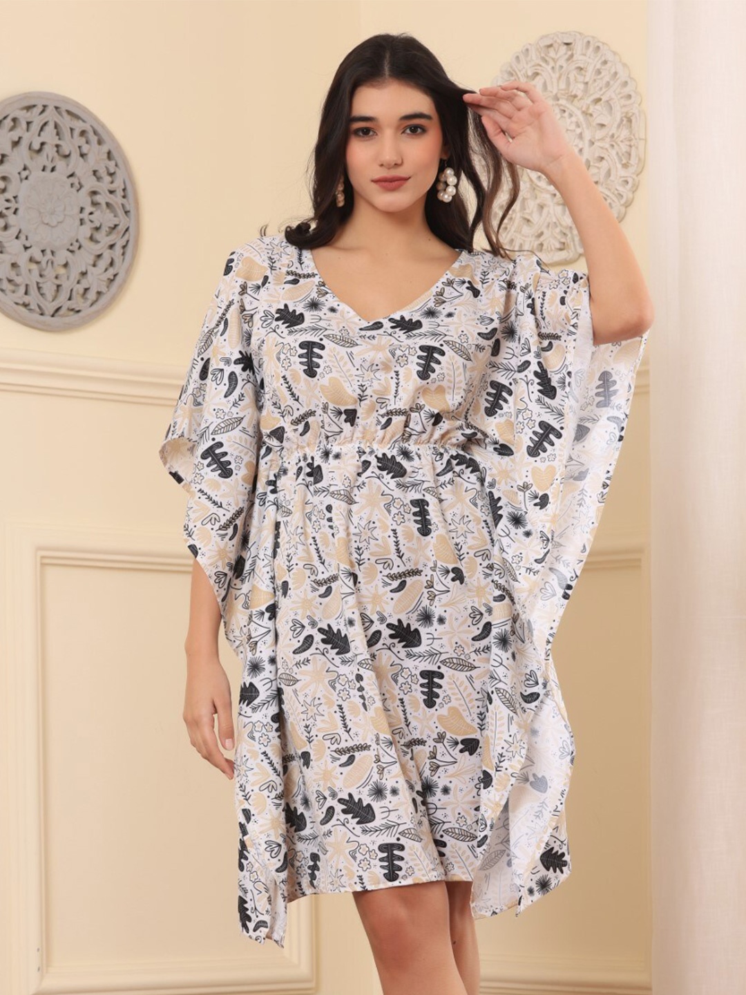

Chanting Blue Conversational Printed Kimono Sleeve Gathered Kaftan Dress, White