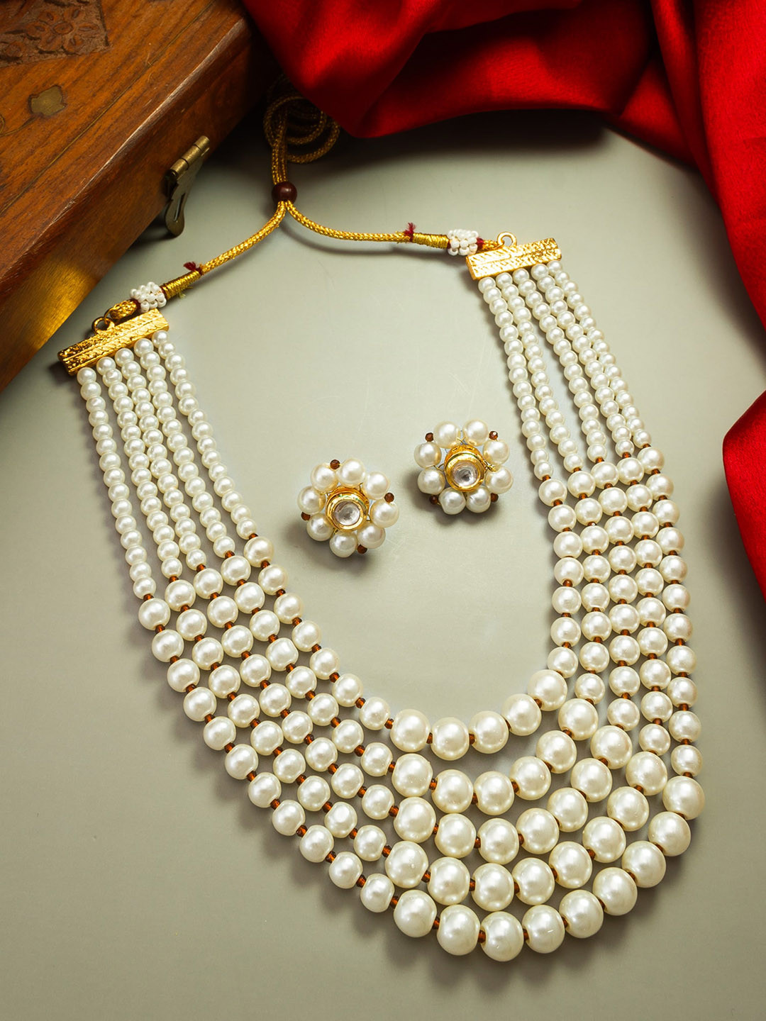 

aadita Gold-Plated Kundan-Studded & Beaded Jewellery Set