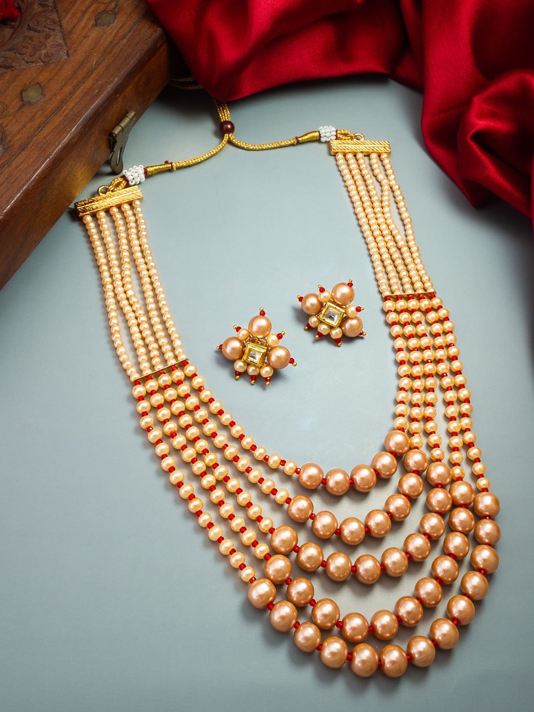 

aadita Gold-Plated Kundan-Studded & Beaded Jewellery Set