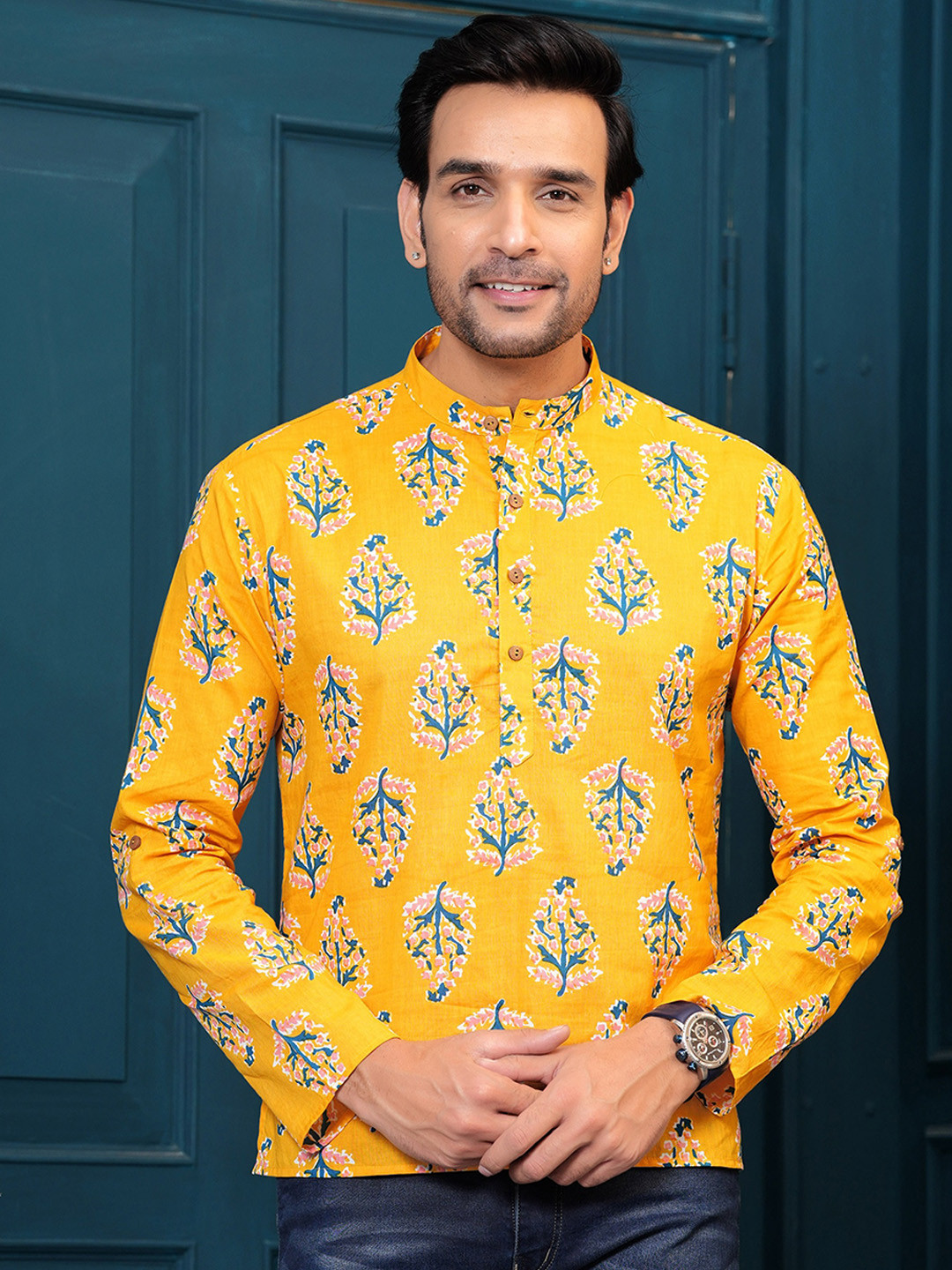 

Hatheli Yellow Ethnic Motifs Printed Mandarin Collar Pure Cotton Straight Kurta