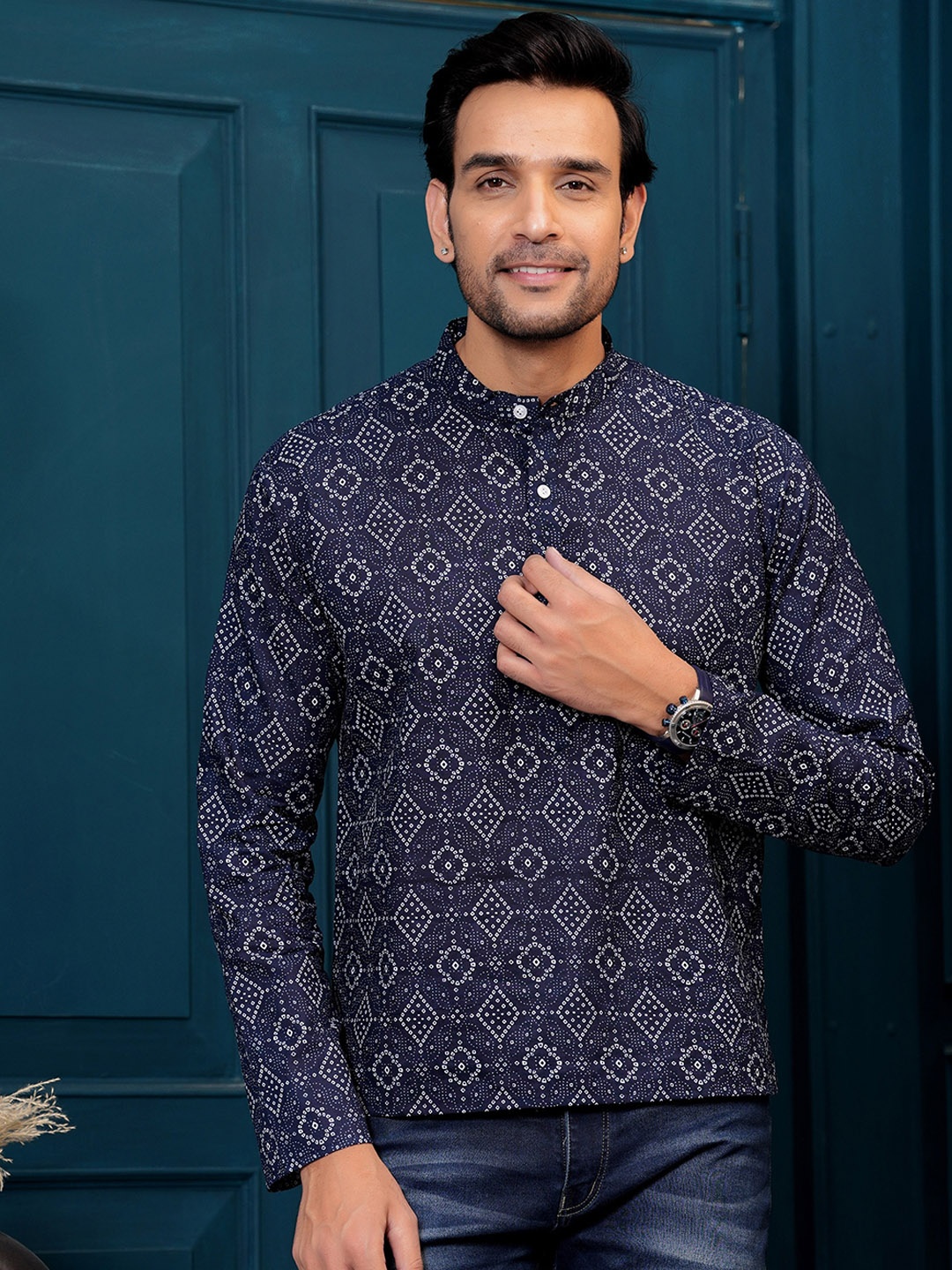 

Hatheli Blue Bandhani Printed Mandarin Collar Pure Cotton Straight Kurta