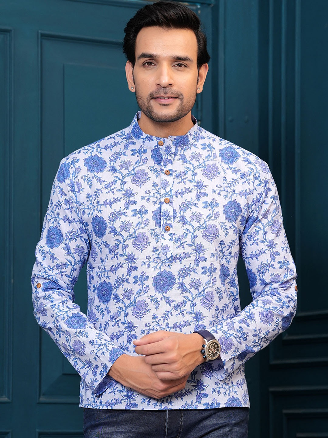 

Hatheli White Floral Printed Mandarin Collar Pure Cotton Straight Kurta