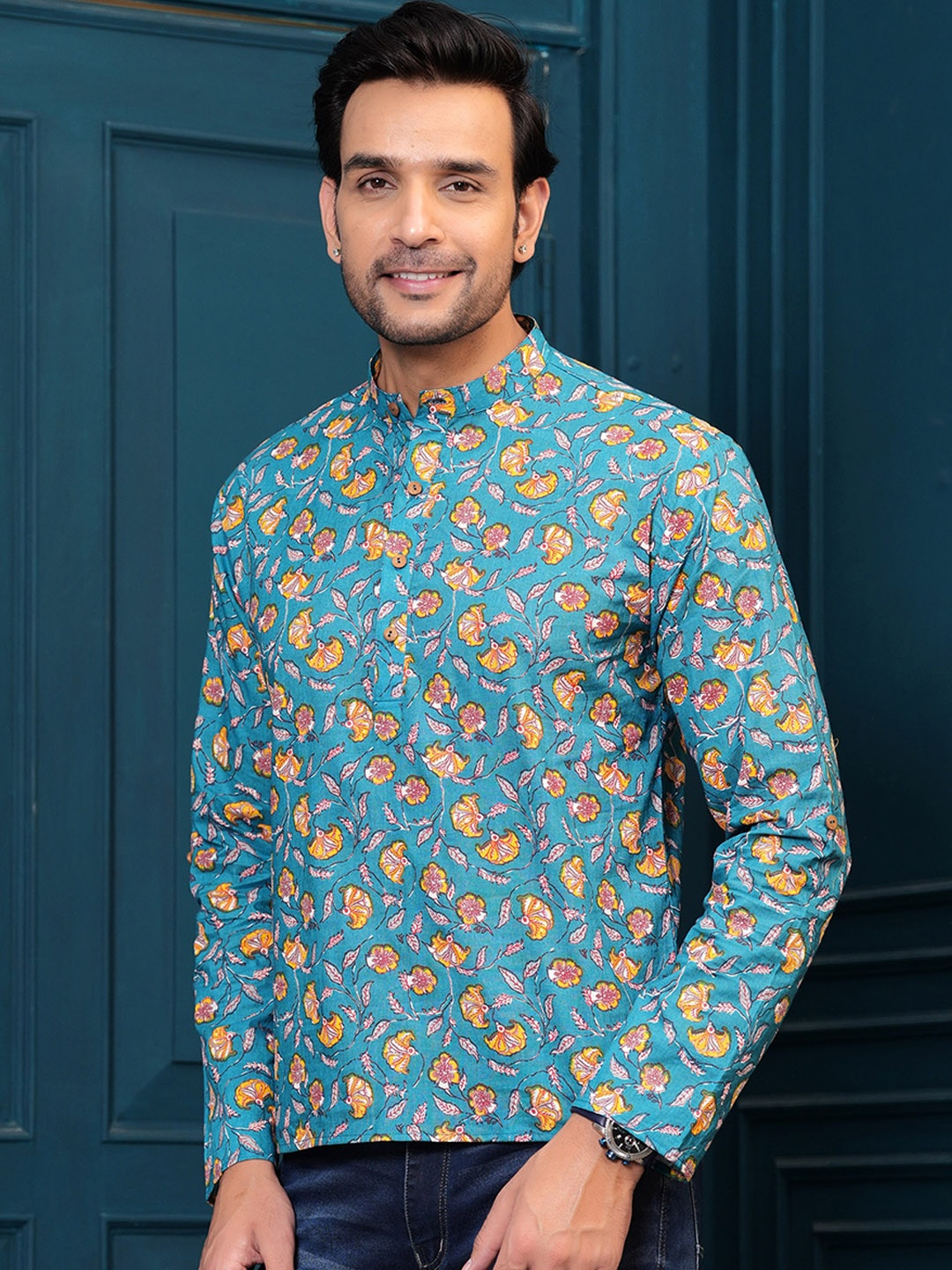 

Hatheli Floral Printed Mandarin Collar Pure Cotton Straight Kurta, Blue