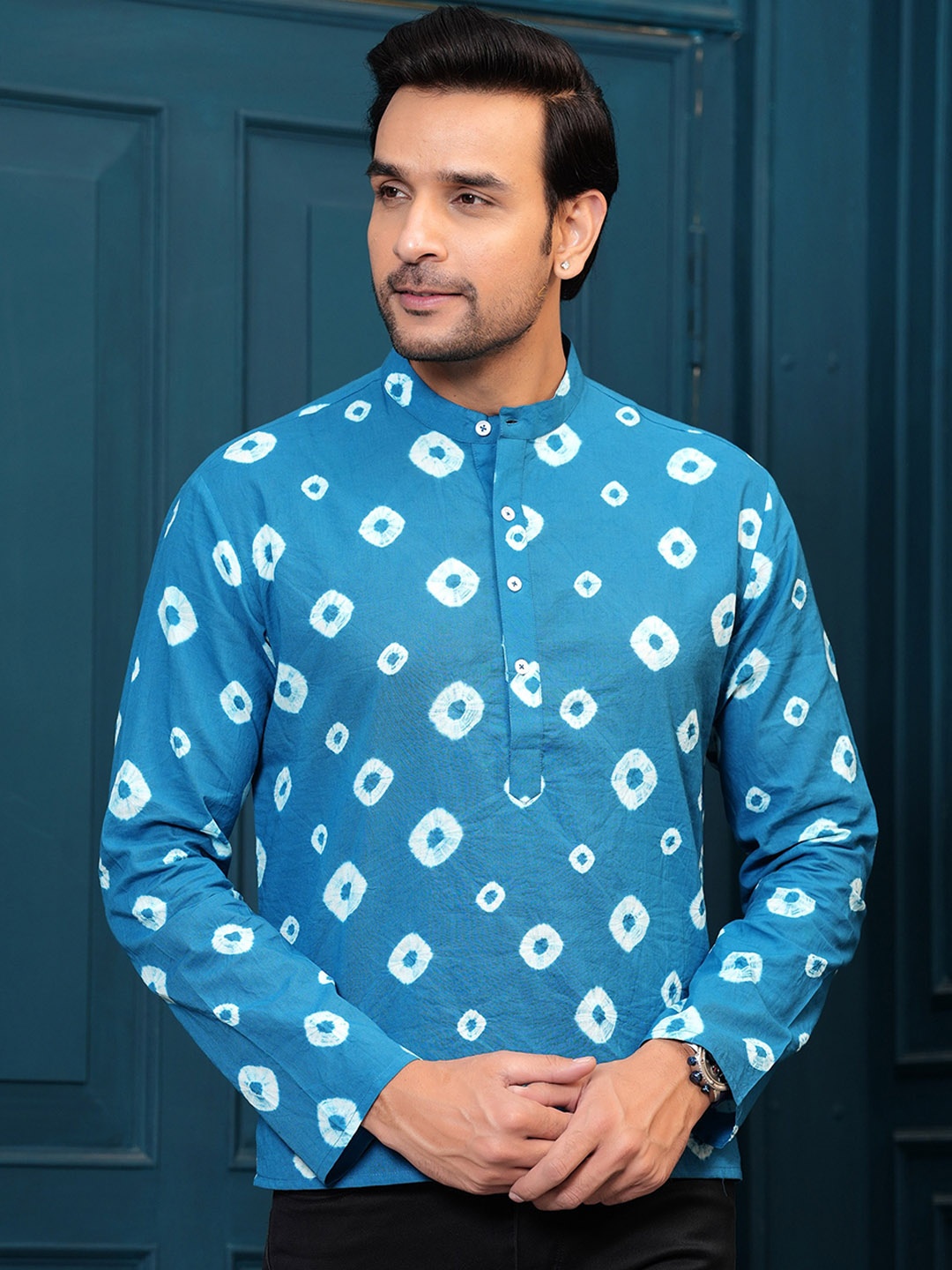 

Hatheli Bandhani Dyed Mandarin Collar Pure Cotton Straight Kurta, Blue