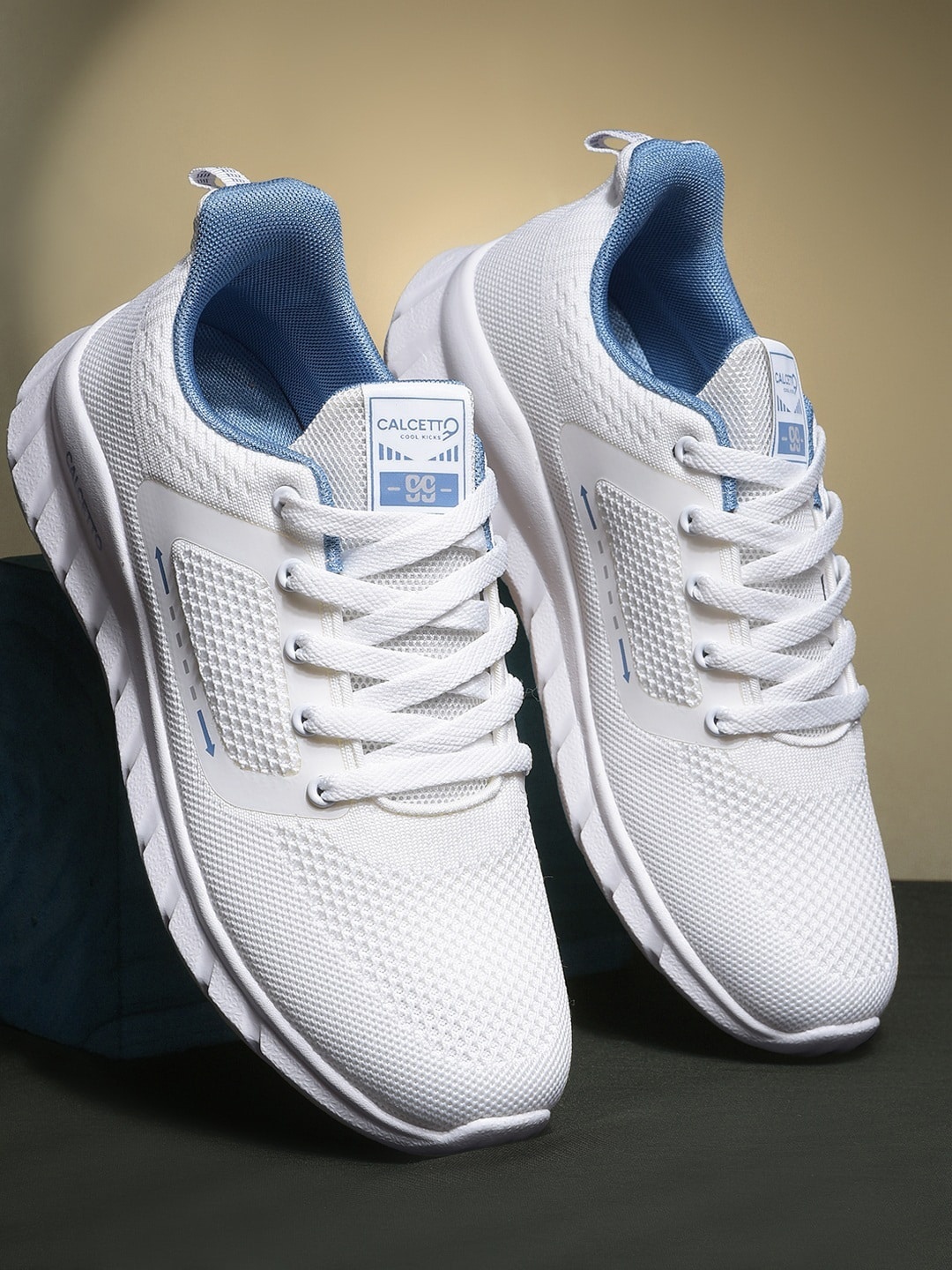 

Calcetto Men CLT-0980 Textured Sneakers, White