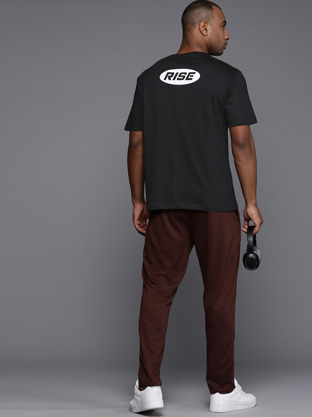 

HRX by Hrithik Roshan Men Printed Relaxed Fit Pure Cotton T-shirt, Black