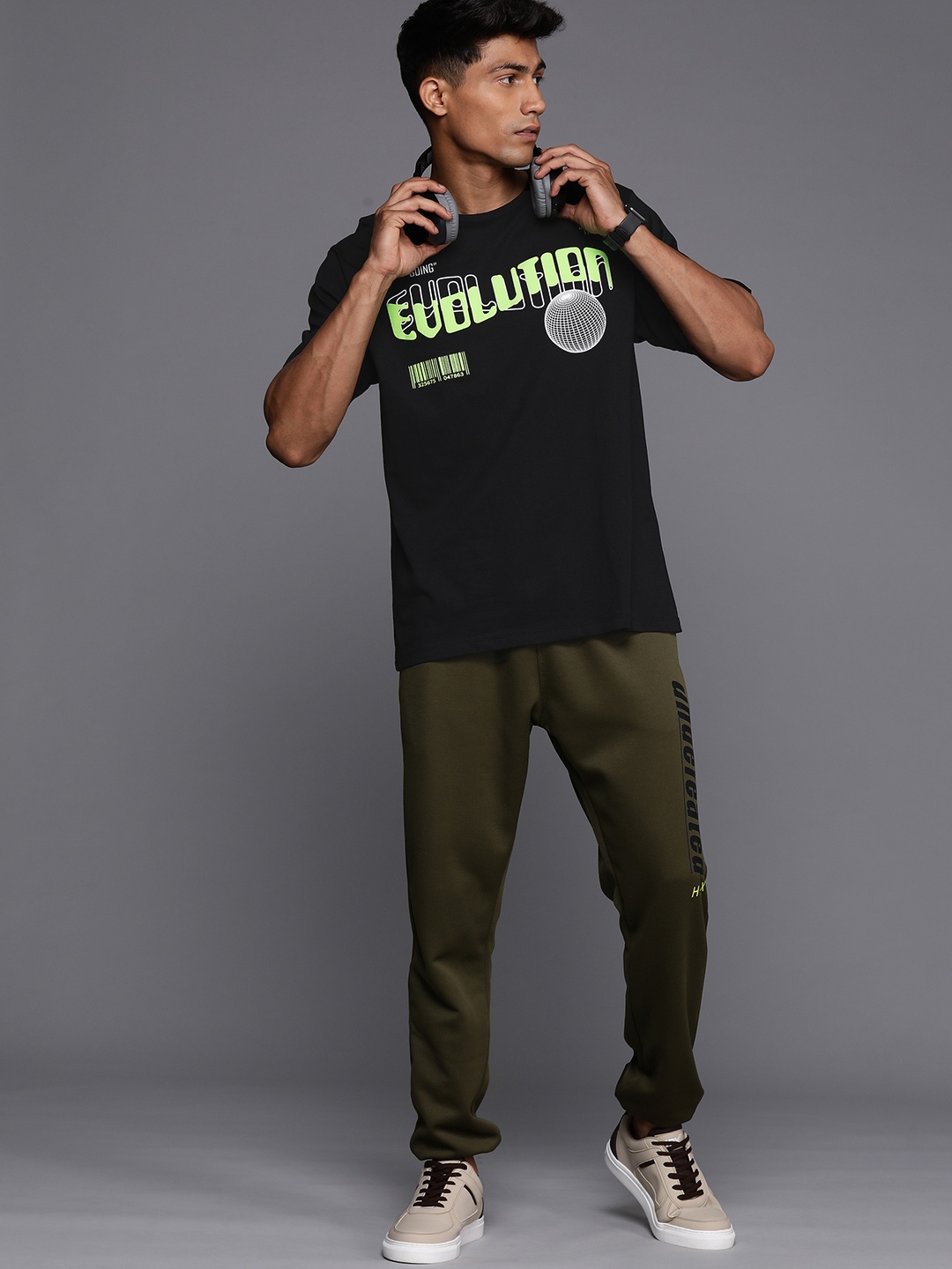 

HRX by Hrithik Roshan Men Typography Printed Relaxed Fit Pure Cotton T-shirt, Black