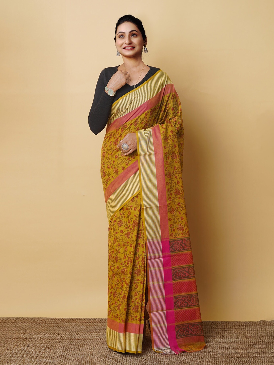 

Unnati Silks Floral Printed Handloom Pure Cotton Mangalagiri Saree, Green