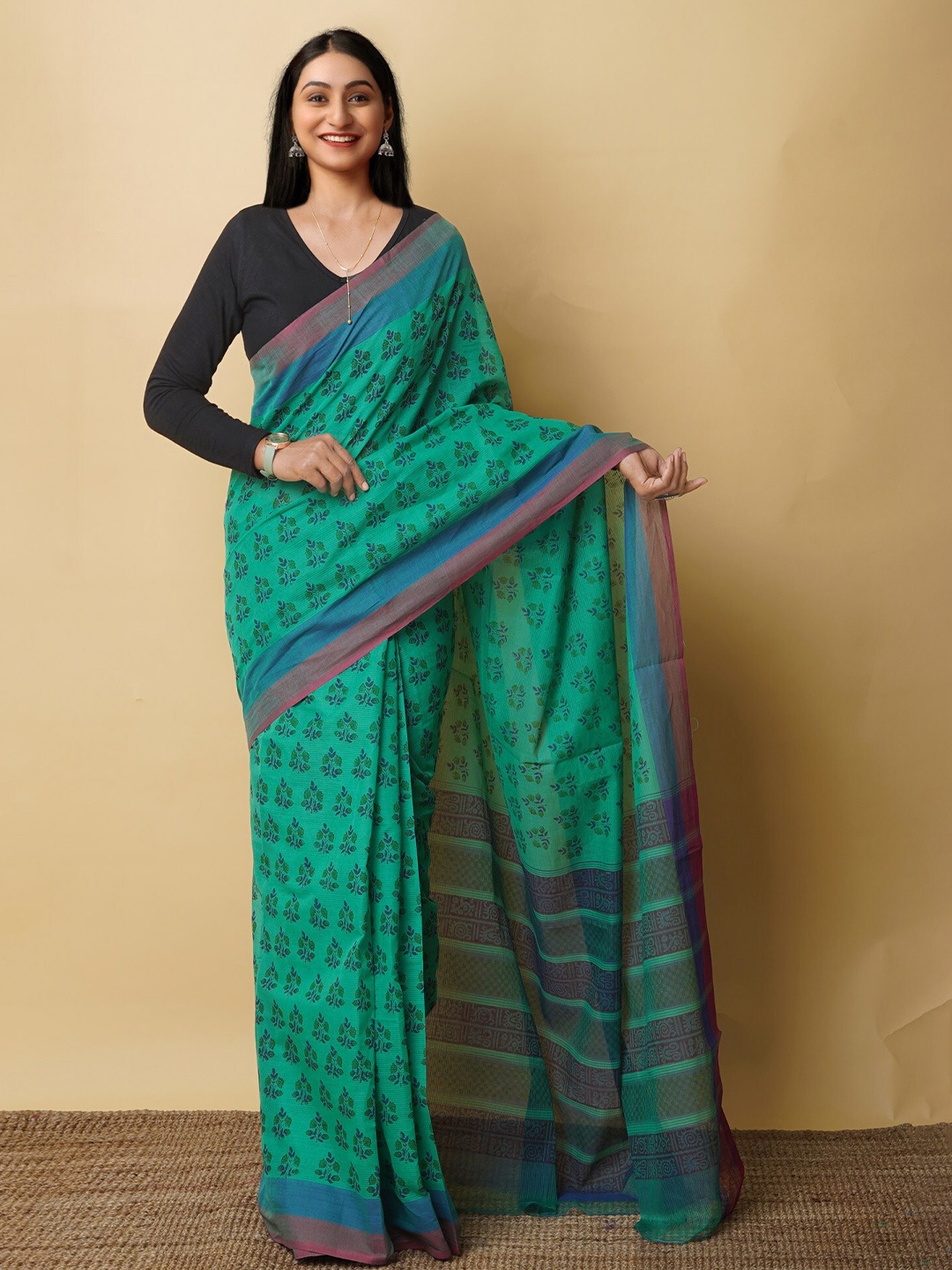 

Unnati Silks Ethnic Motifs Printed Handloom Pure Cotton Mangalagiri Saree, Green
