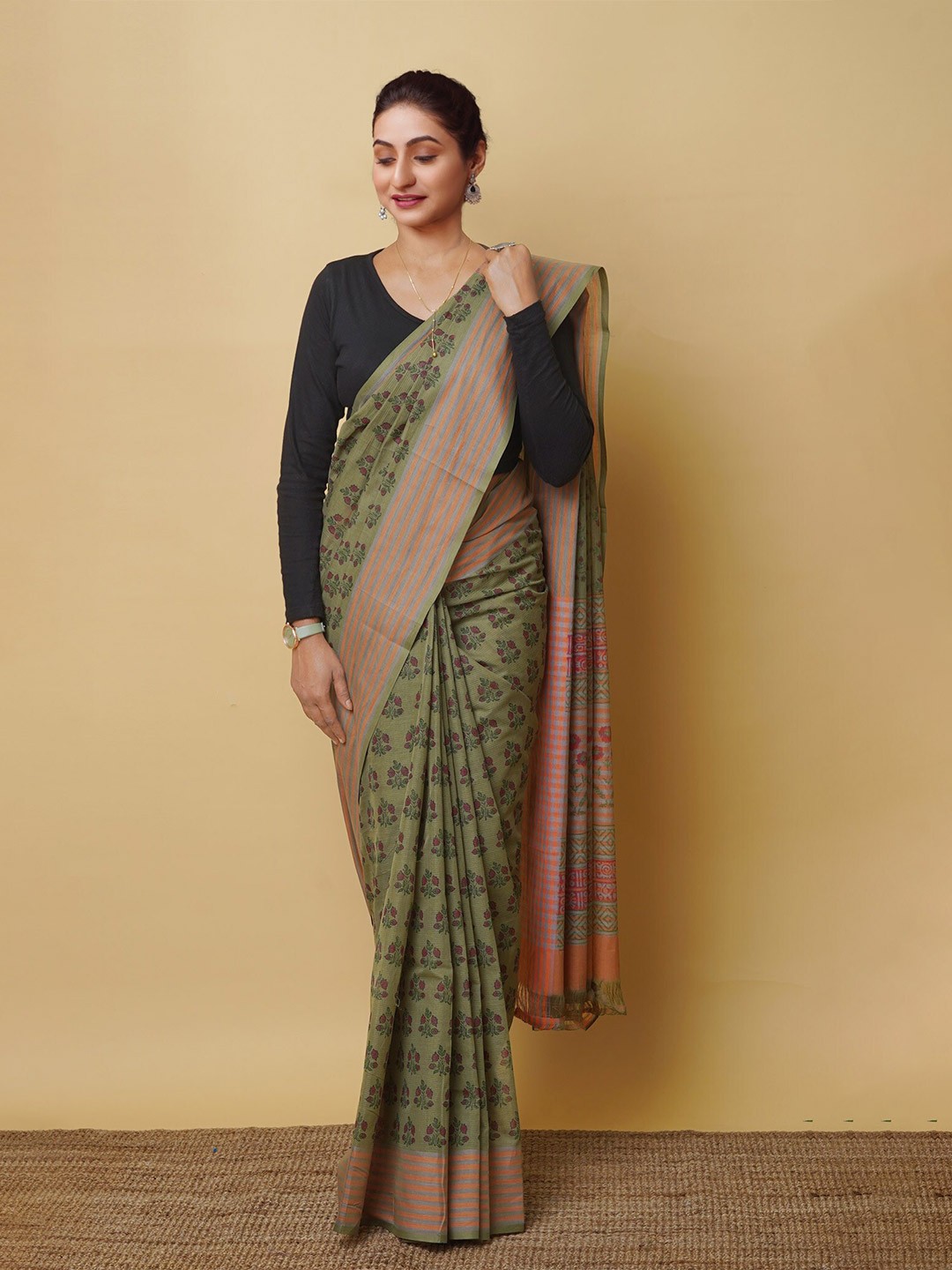 

Unnati Silks Ethnic Motifs Printed Handloom Pure Cotton Mangalagiri Saree, Green