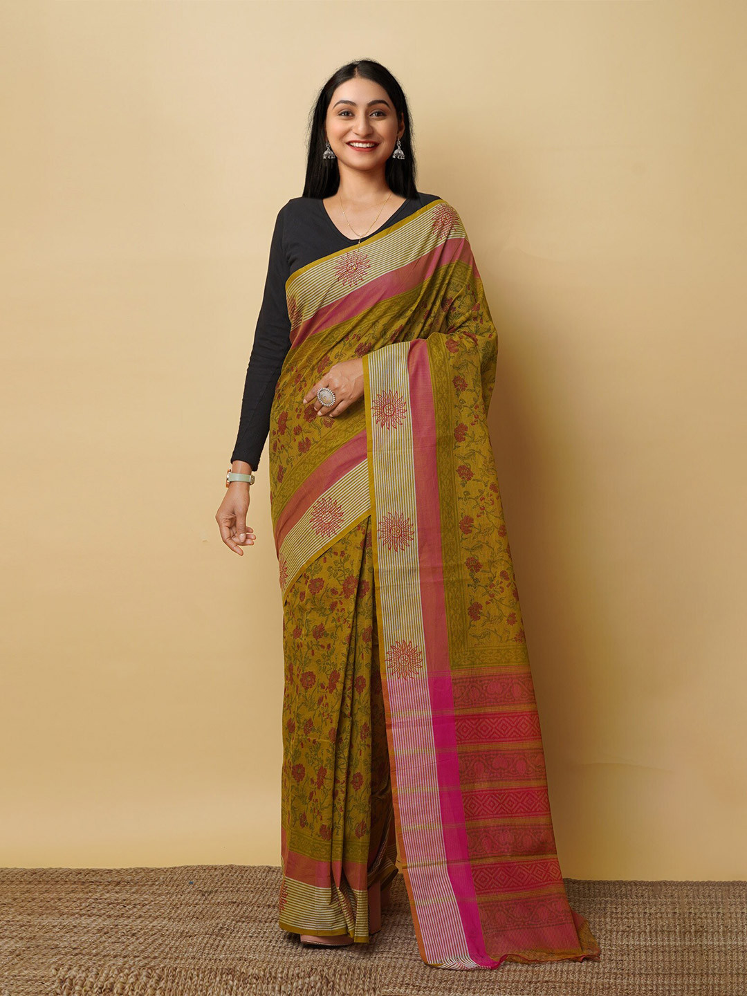 

Unnati Silks Ethnic Motifs Printed Handloom Pure Cotton Mangalagiri Saree, Green