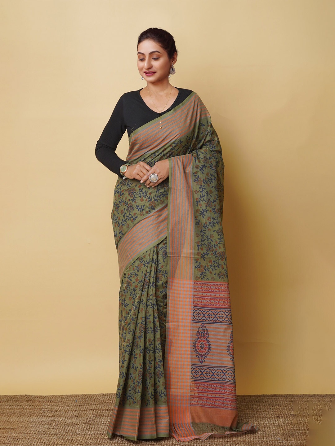 

Unnati Silks Ethnic Motifs Printed Handloom Pure Cotton Mangalagiri Saree, Green