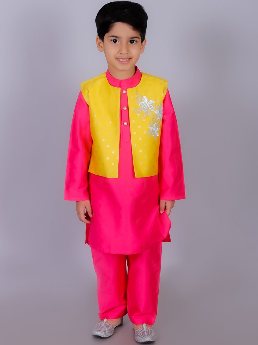 

LIL DRAMA Boys Regular Thread Work Kurta with Pyjamas, Pink