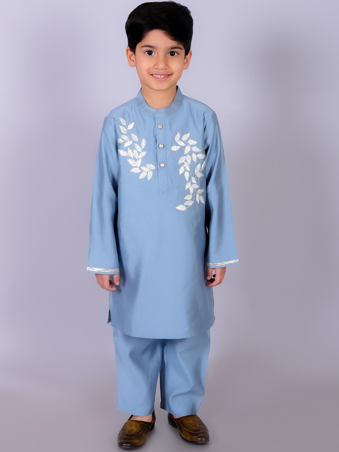 

LIL DRAMA Boys Floral Embroidered Regular Kurta with Pyjamas, Blue