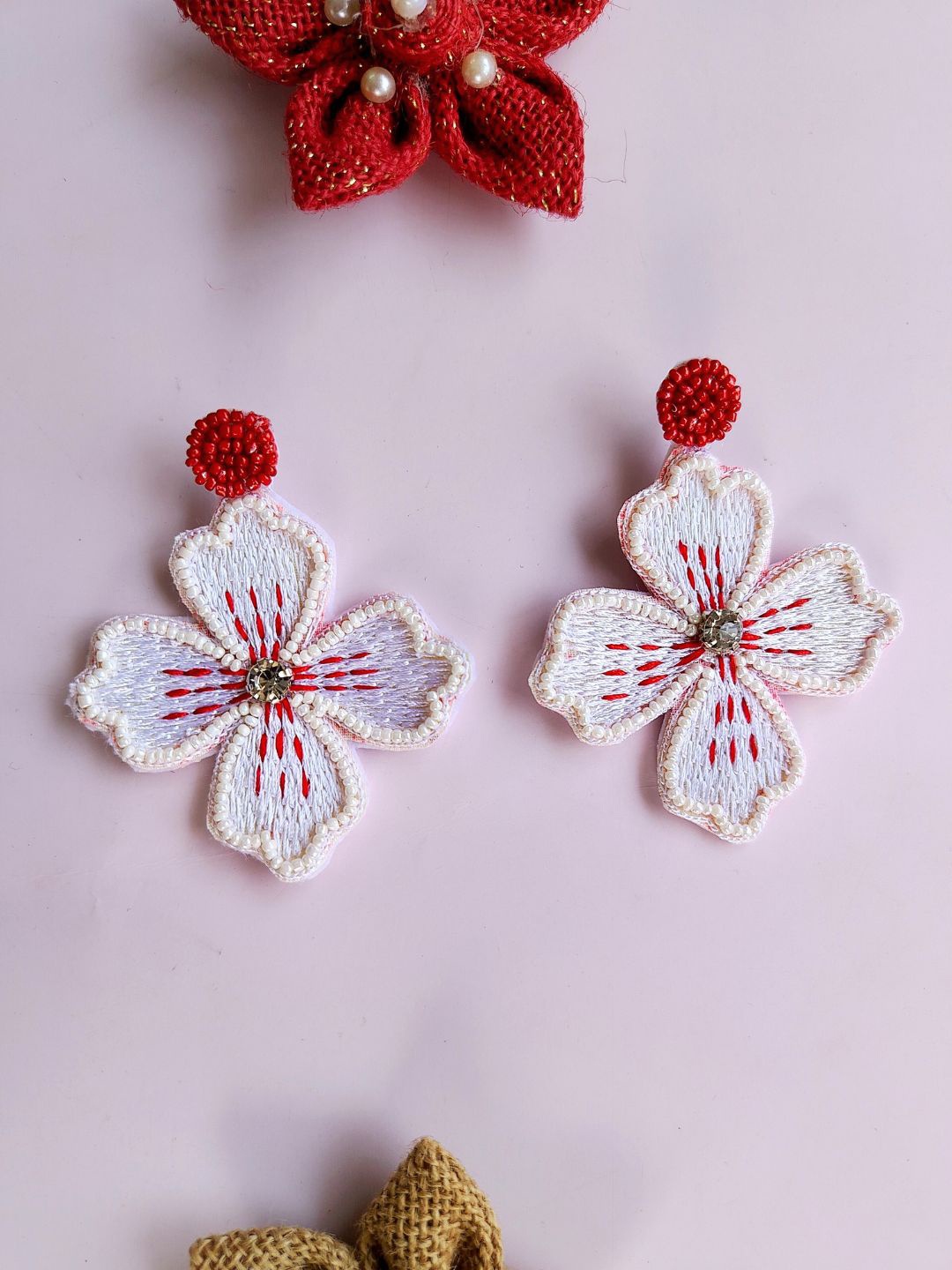 

Sangria Beaded Bohemian Floral Studs Earrings, White