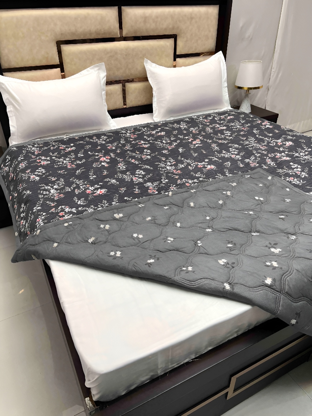 

Pure Decor Grey & Pink Floral AC Room Double Bed Comforter