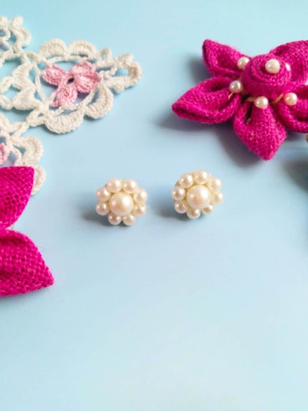 

Anouk White Floral Beaded Stud Earrings