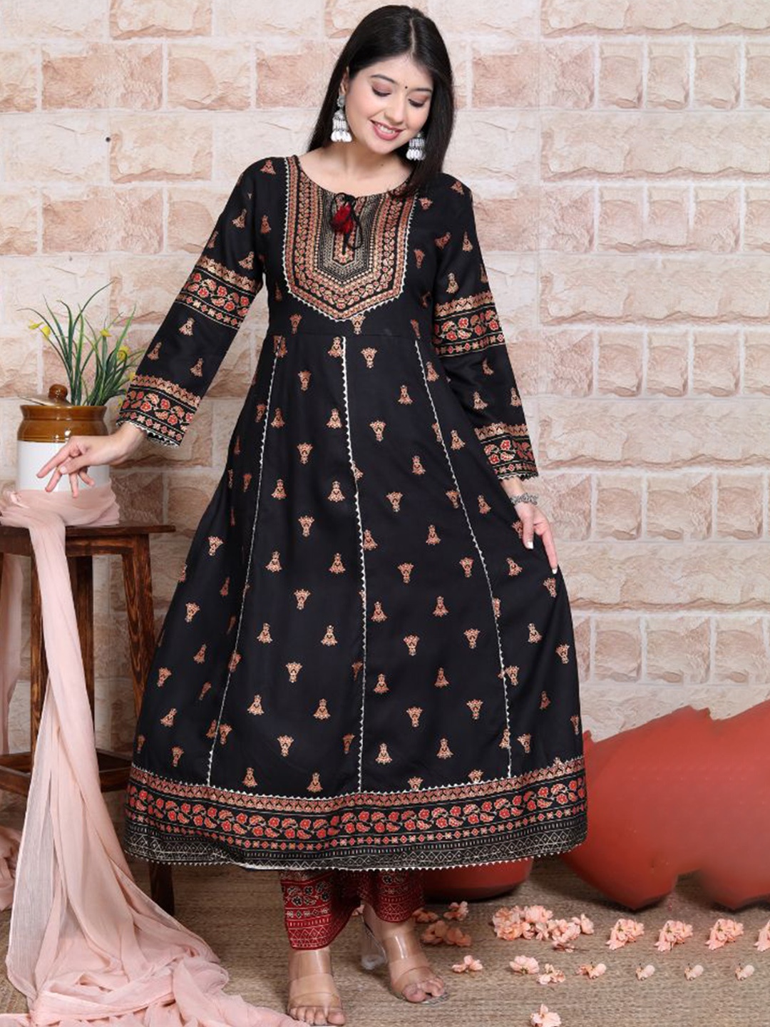 

gvs shoppe Ethnic Motifs Printed Empire Gotta Patti Anarkali Kurta with Palazzo & Dupatta, Black