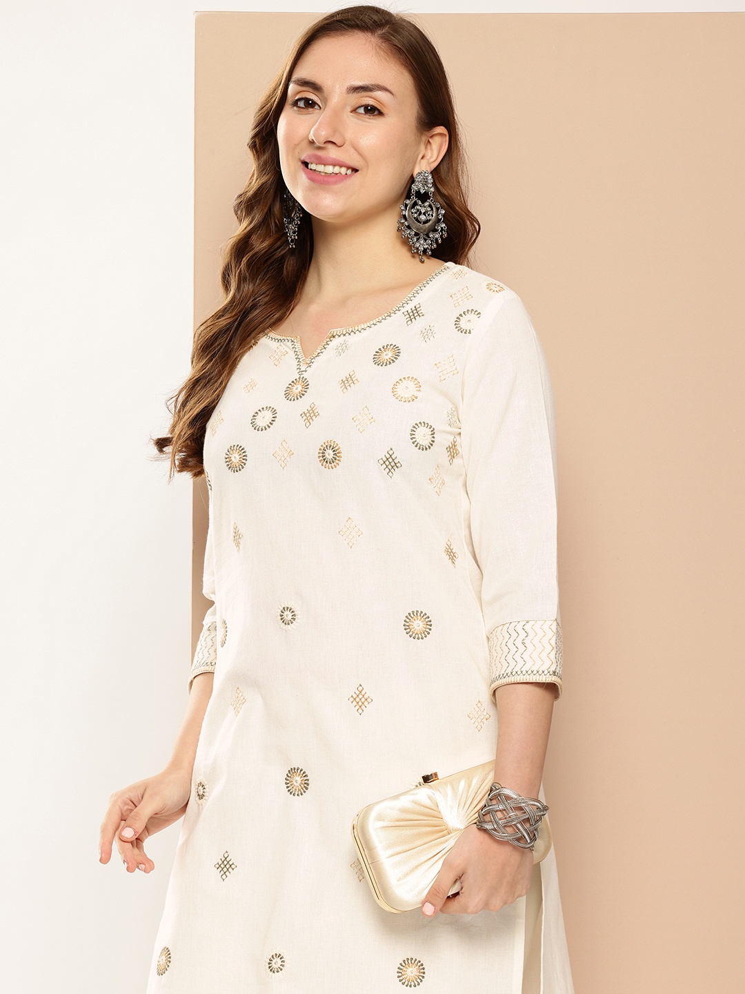 

AMUKTI Geometric Embroidered Thread Work Kurta, White