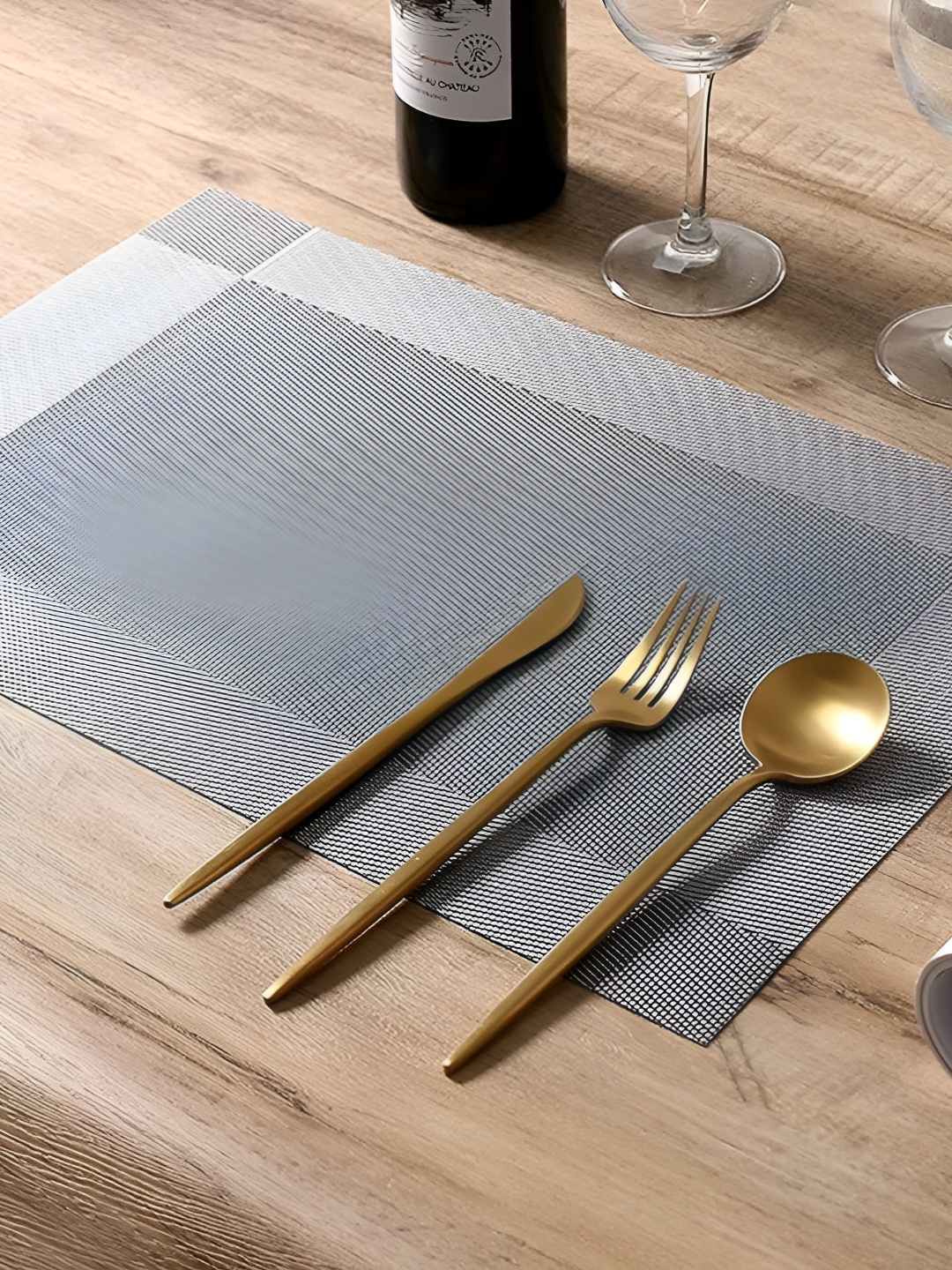 

TANLOOMS Grey 6-Pcs Textured Table Placemats, Silver