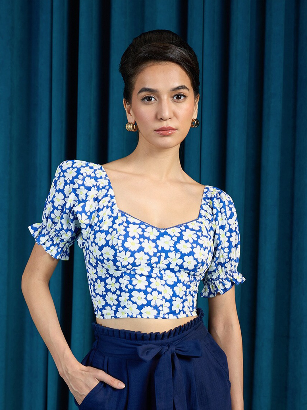 

Virgio Floral Printed Sweetheart Neck Puff Sleeves Cotton Crop Top, Blue