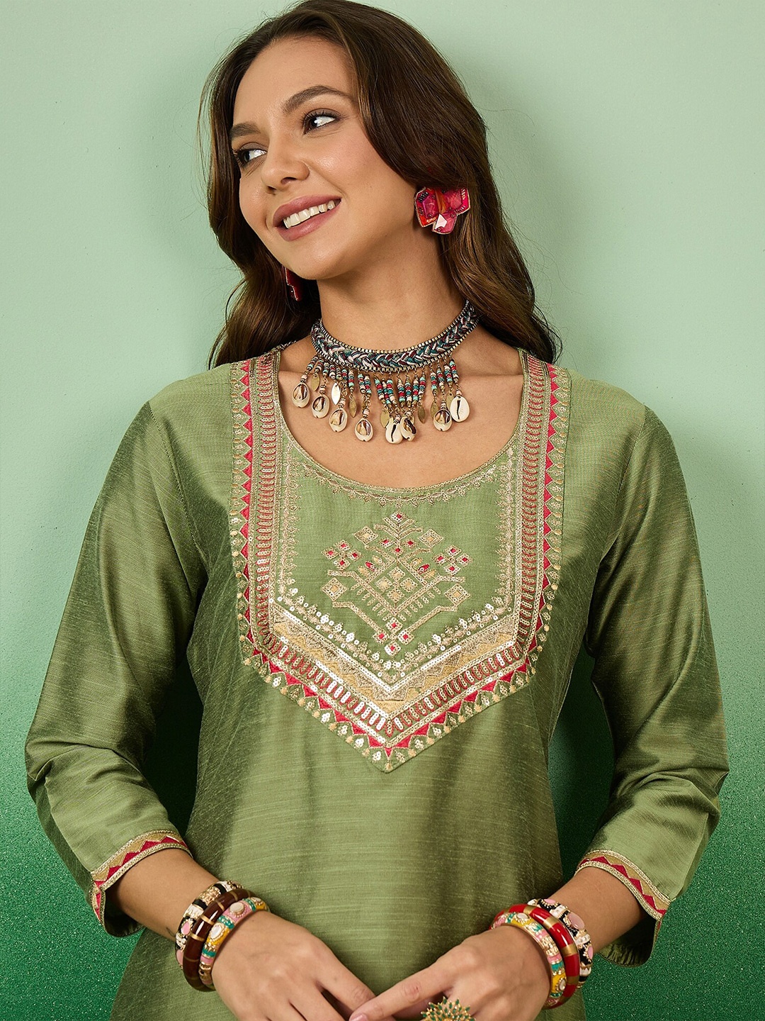 

Sangria Floral Embroidered Straight Kurta, Green