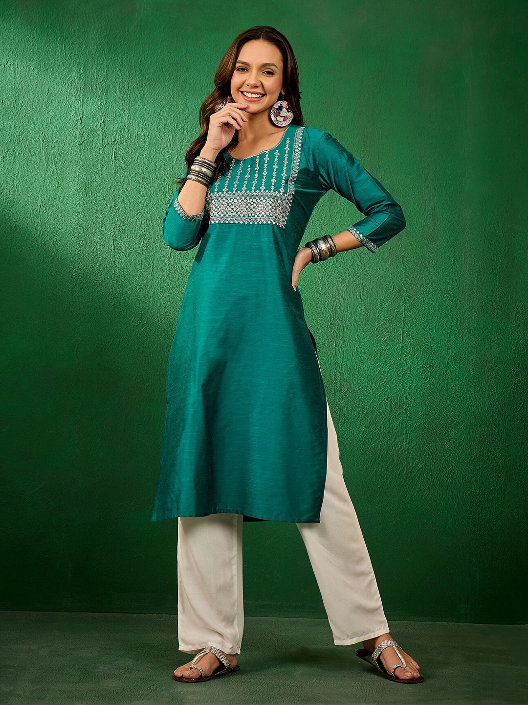 

Sangria Floral Embroidered Straight Kurta, Blue