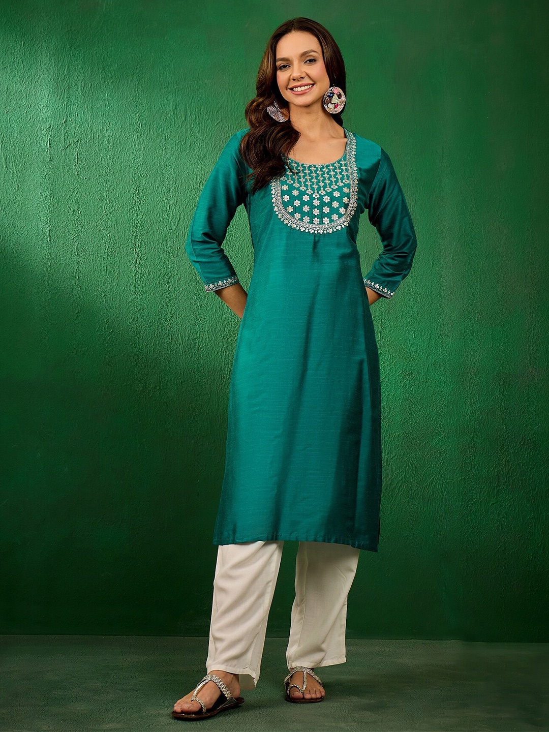 

Sangria Floral Embroidered Straight Kurta, Blue