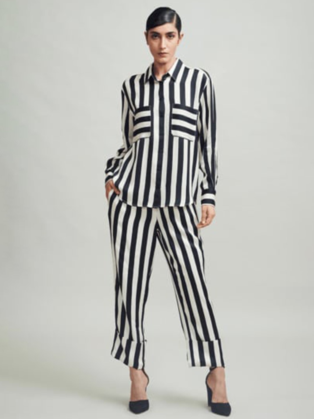 

Dash and Dot Striped Long Sleeves Shirt With Trousers, Black