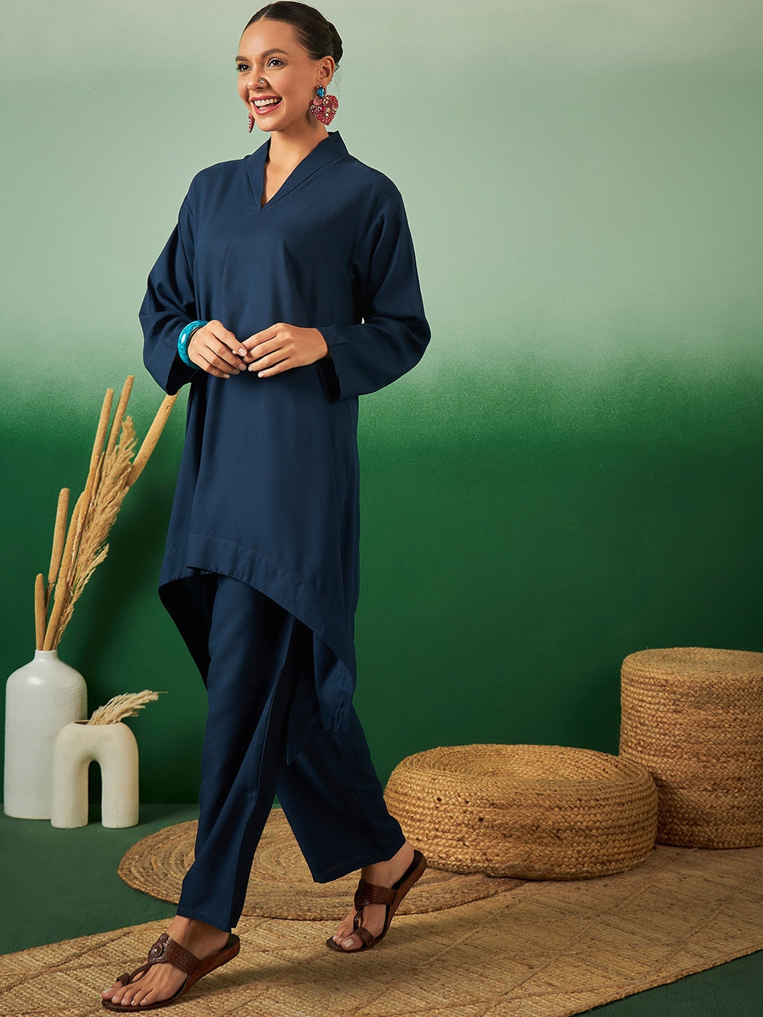 

Sangria A Line Asymmetric Kurta With Trouser, Blue