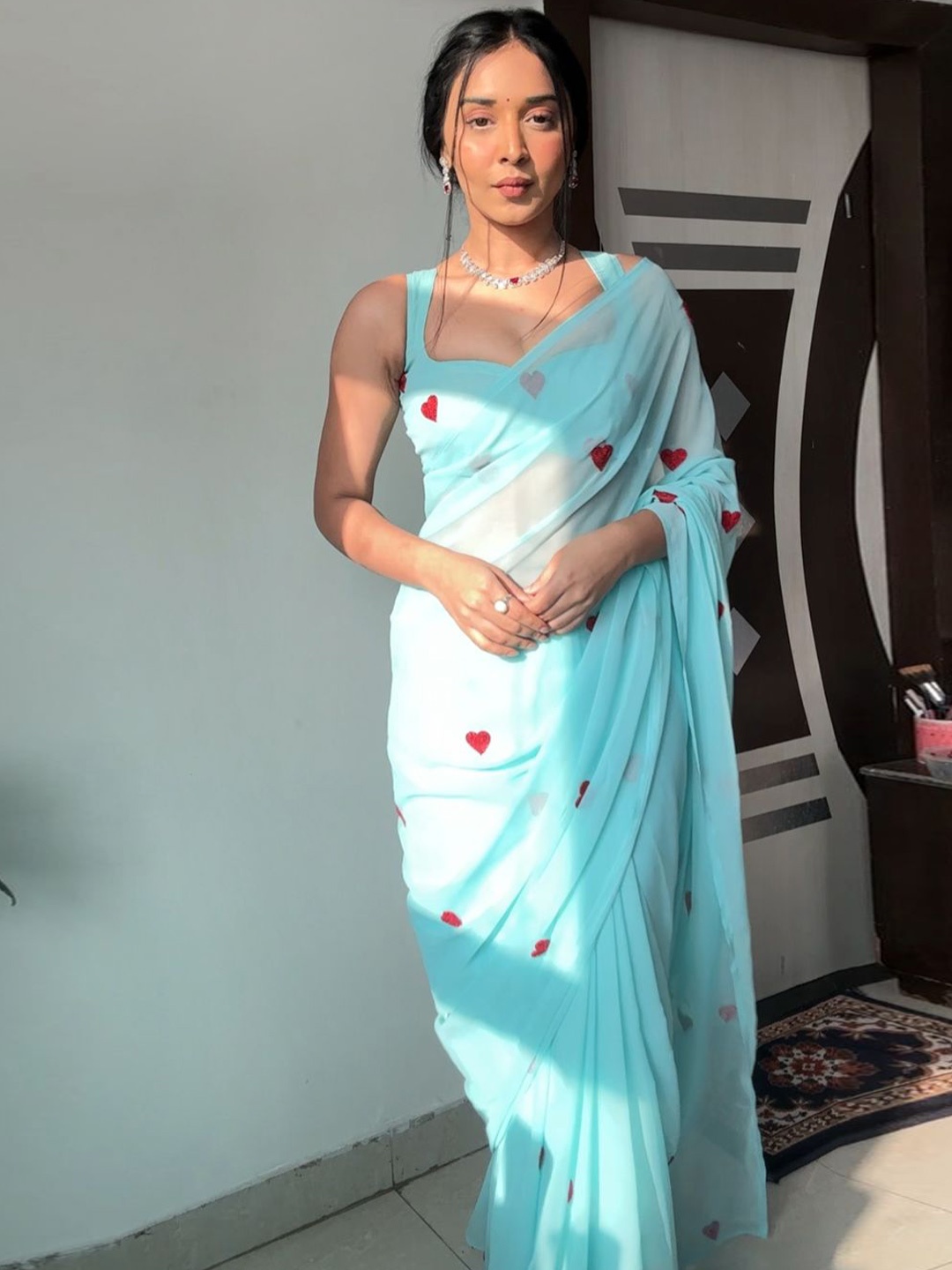 

Naishu Trendz OmbrePrinted Saree, Blue