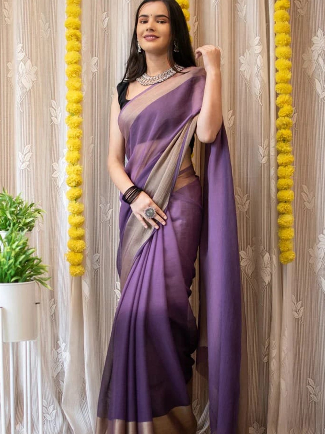 

Naishu Trendz Ombre Zari Saree, Magenta