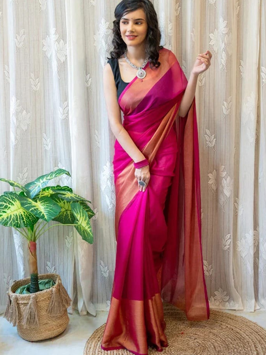 

Naishu Trendz Zari Ready To Wear Saree, Pink