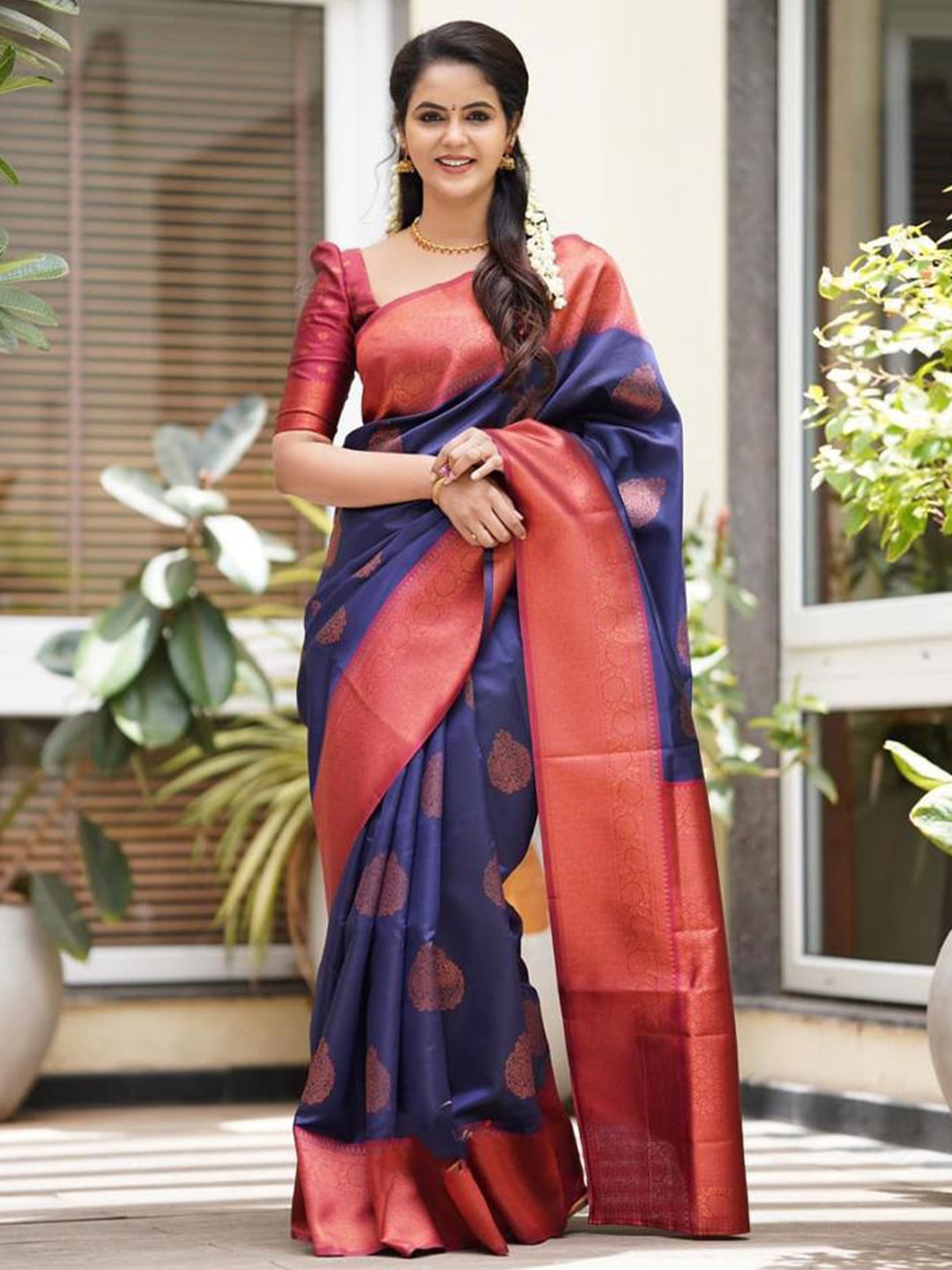 

KALINI Woven Design Zari Banarasi Silk Saree, Navy blue