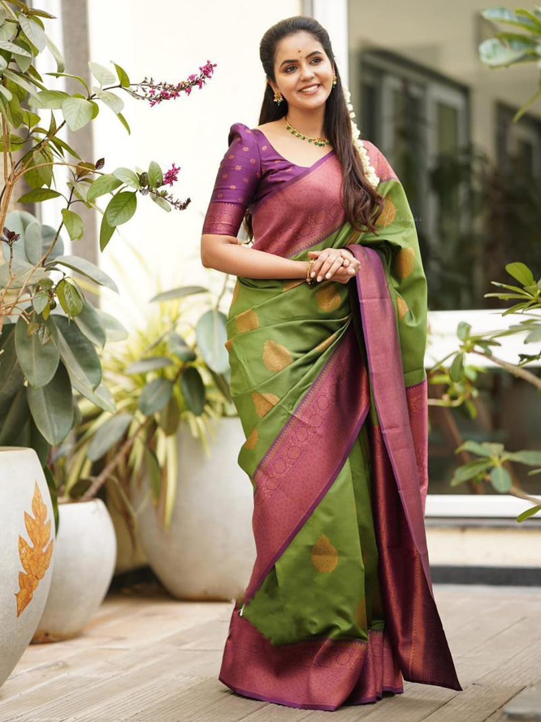 

KALINI Ethnic Motifs Woven Design Zari Banarasi Saree, Olive