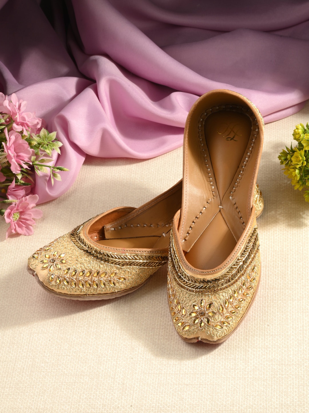 

House of Pataudi Women Embellished Square Toe Mojaris, Gold