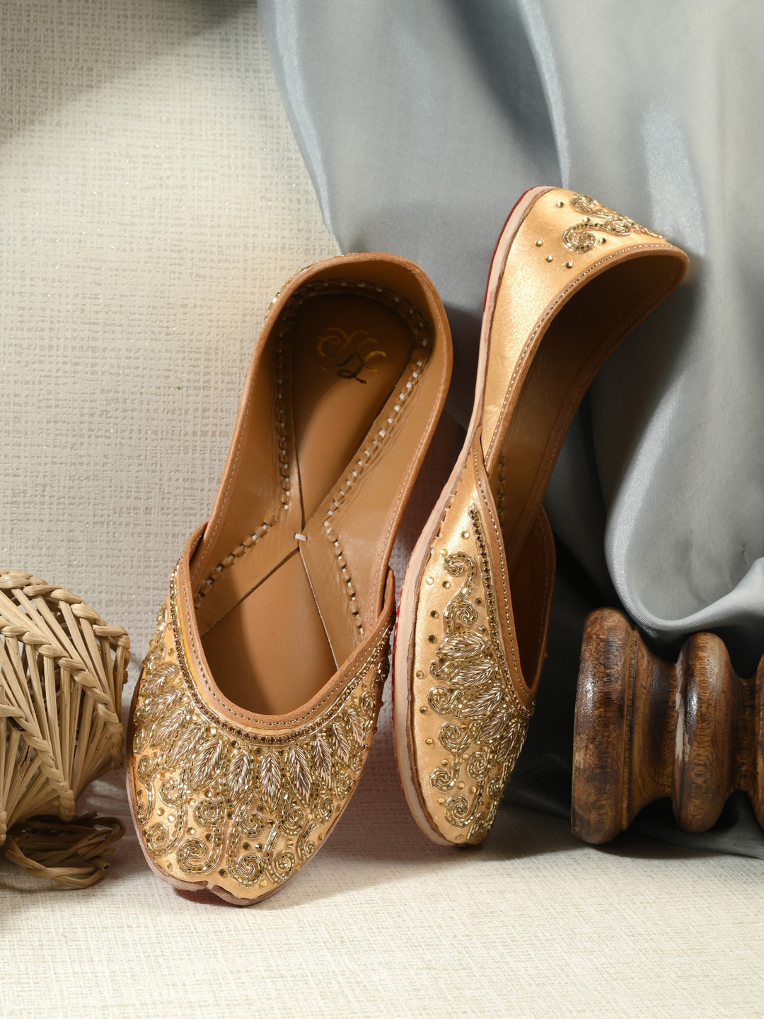 

House of Pataudi Women Embellished Square Toe Mojaris, Gold