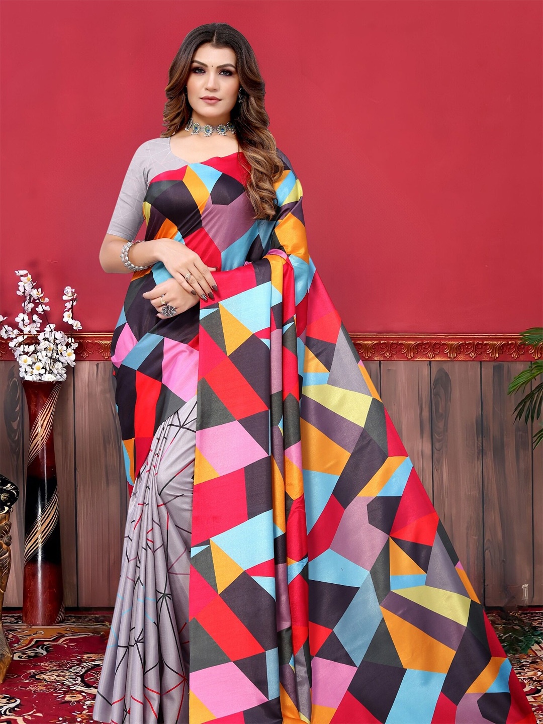 

MAGMINA Abstract Printed Saree, Red