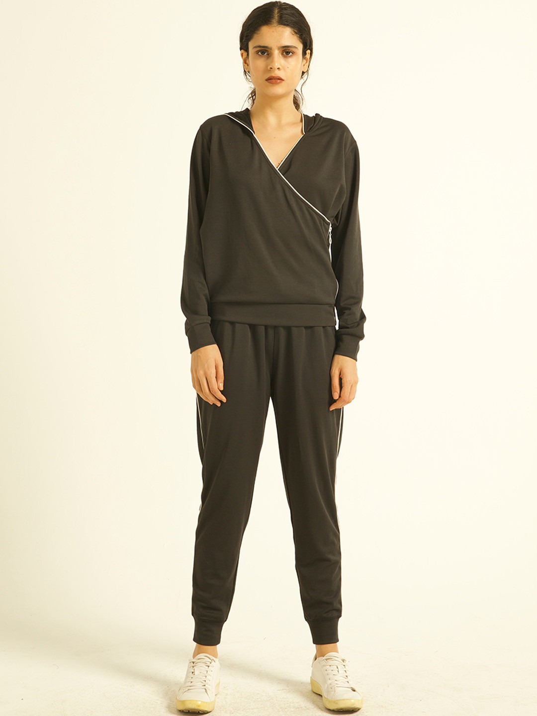 

Dash and Dot Long Sleeves Hood Sweatshirt With Jogger, Black