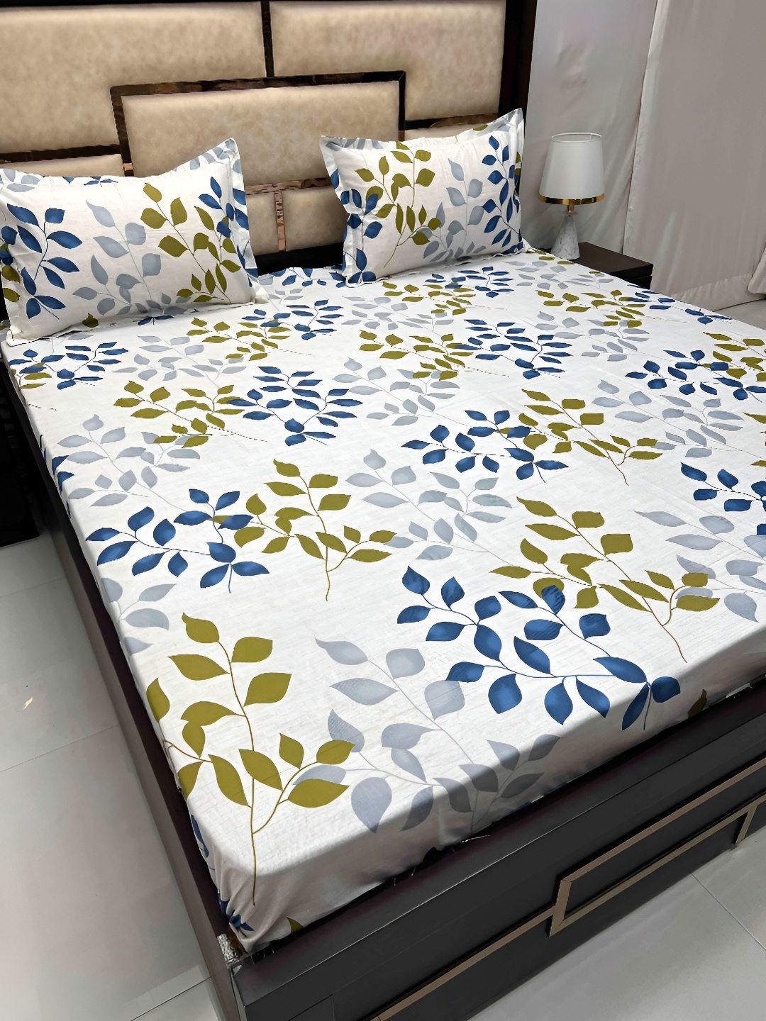

Pure Decor White & Blue Floral Printed 400 TC King Bedsheet Set