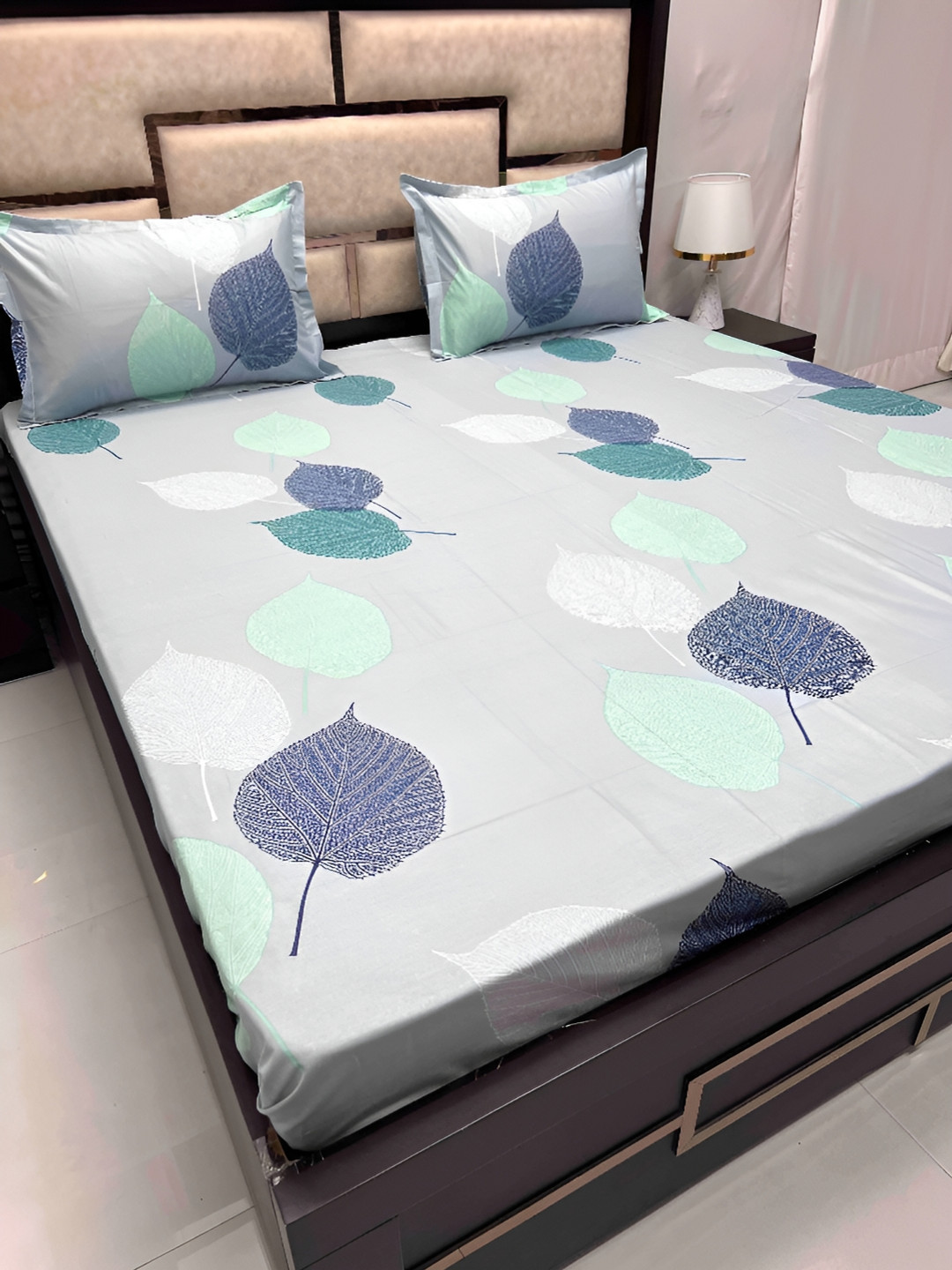 

Pure Decor Blue & White Floral Printed 400 TC King Bedsheet Set