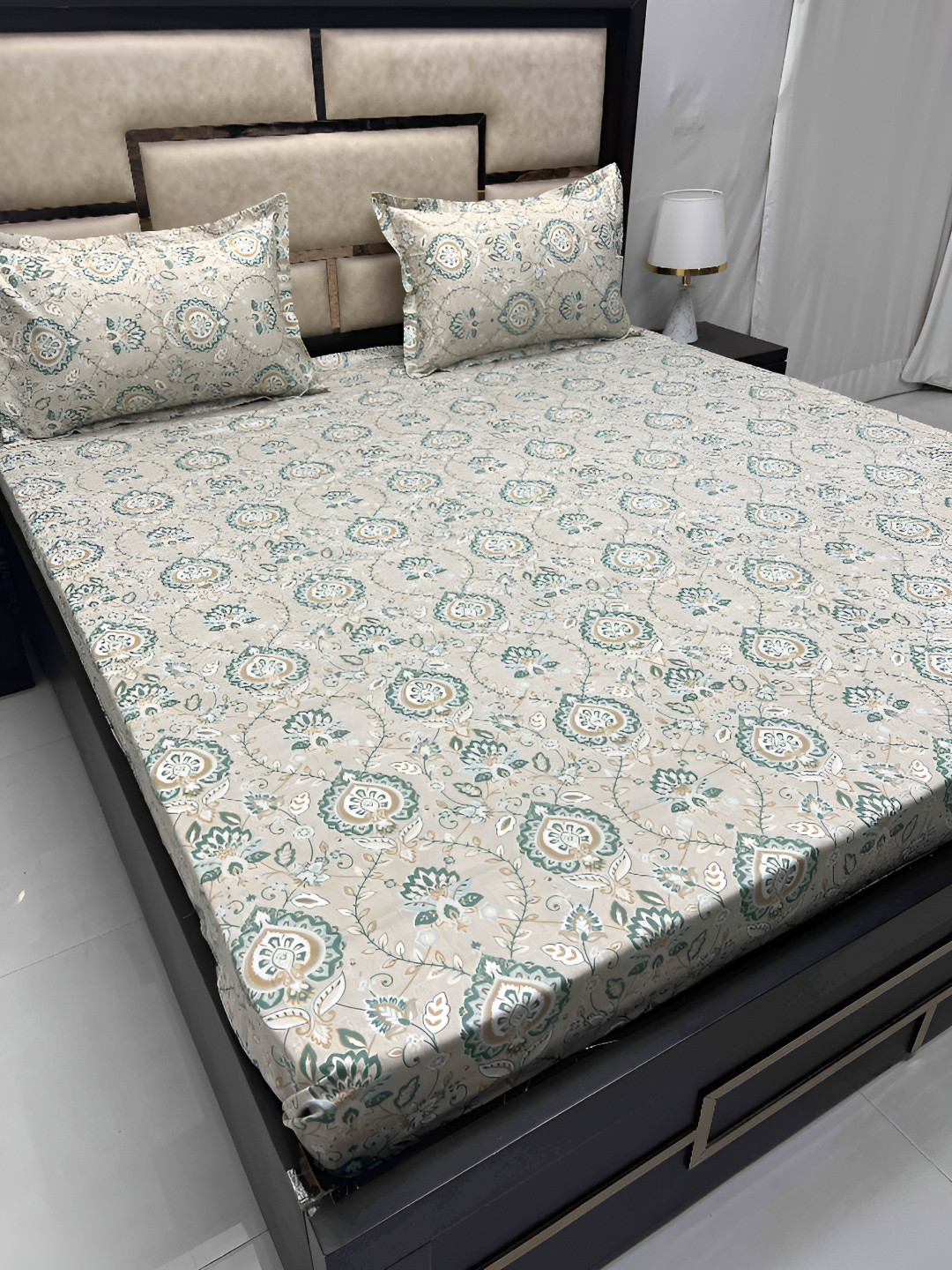 

Pure Decor Green & Grey Geometric Printed 400 TC King Bedsheet Set