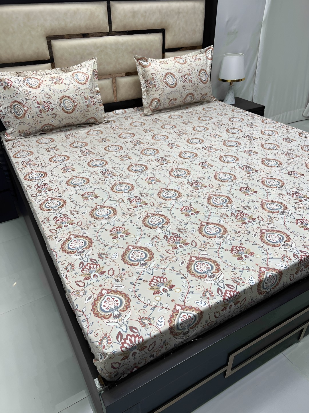 

Pure Decor Grey & Red Ethnic Motifs Printed 400 TC King Bedsheet Set