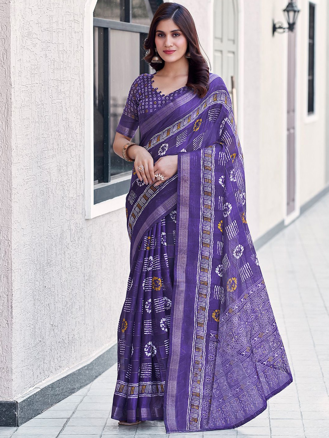 

KALINI Floral Printed Saree, Violet
