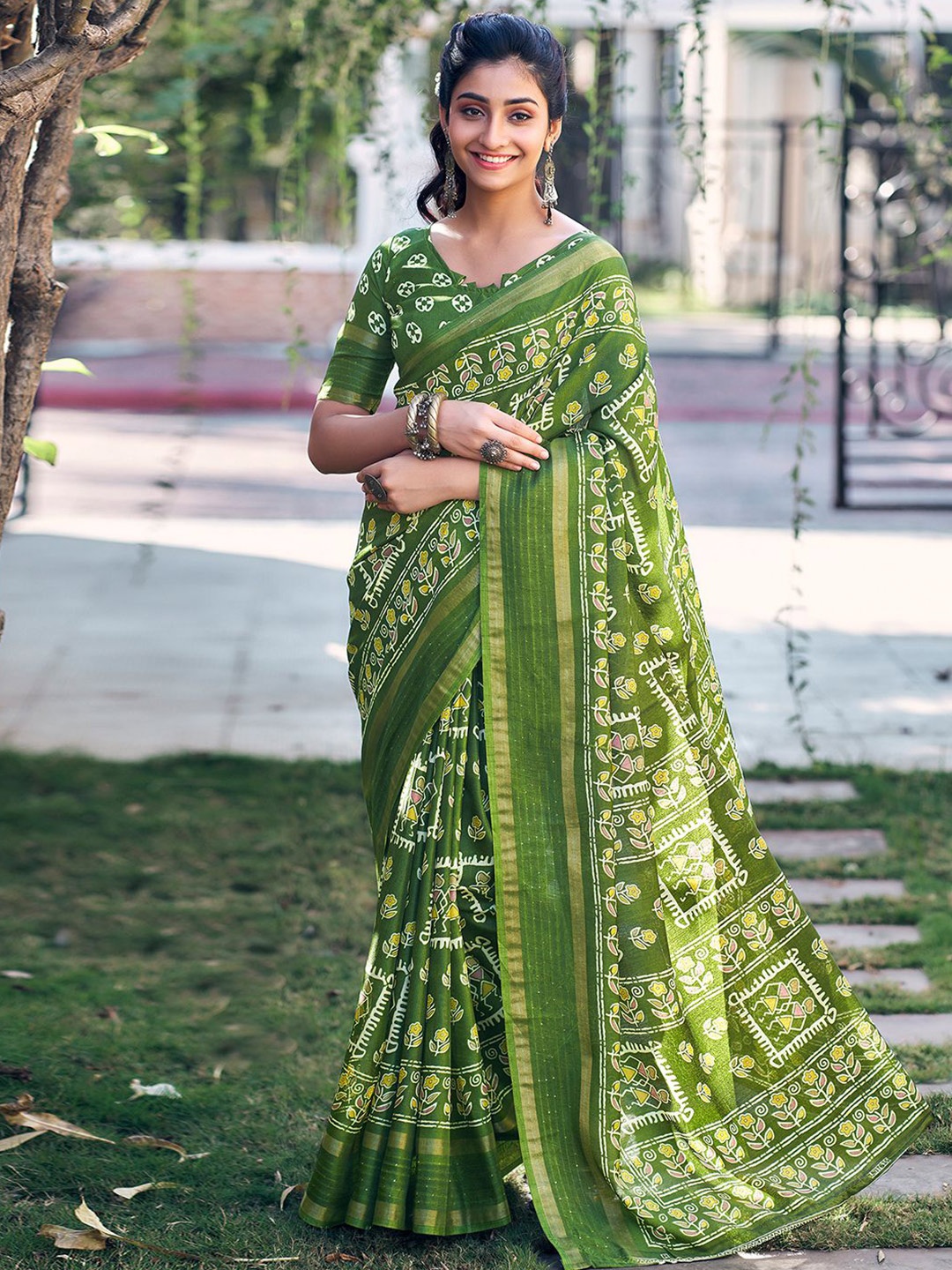 

KALINI Floral Printed Ikat Saree, Green