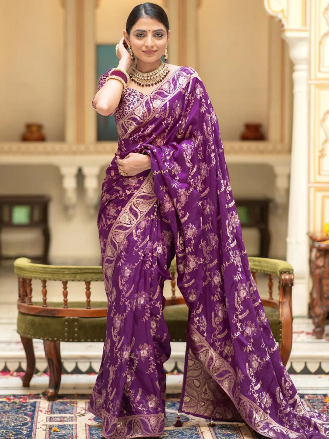 

KALINI Floral Woven Designed Zari Saree, Purple