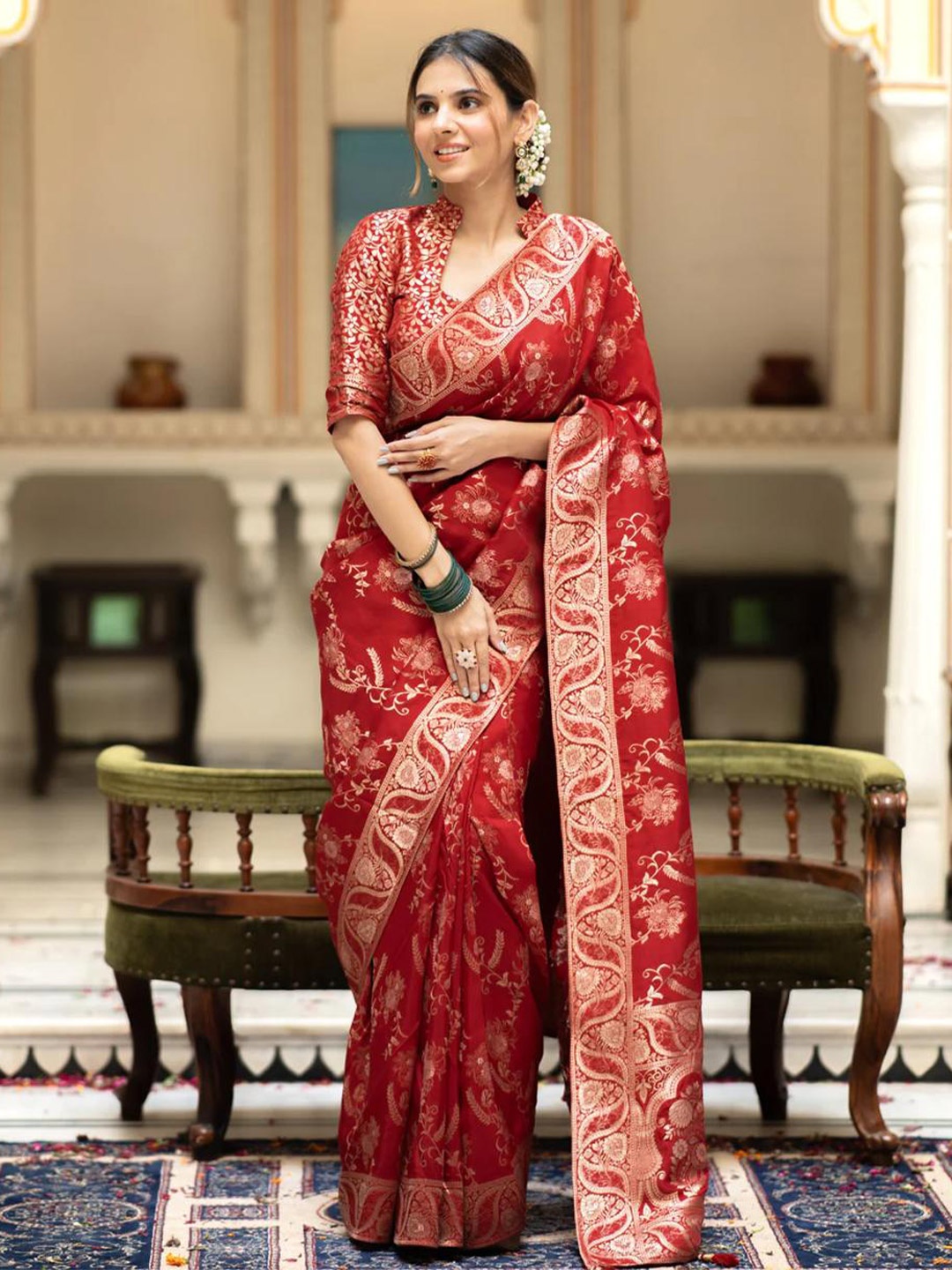 

KALINI Floral Woven Designed Zari Saree, Red