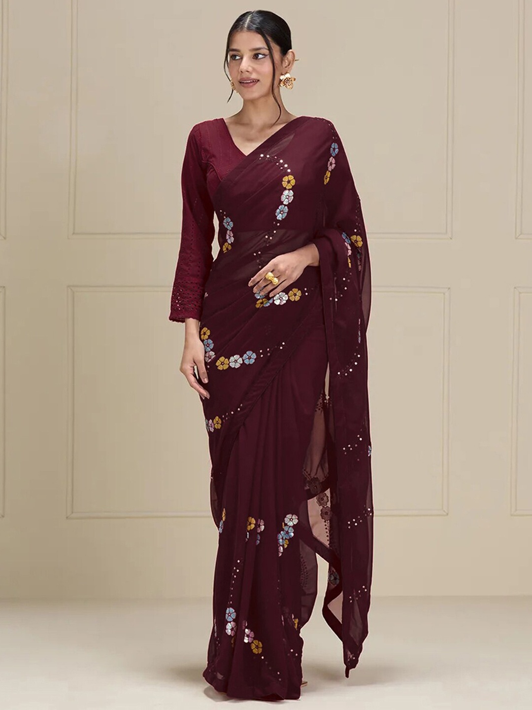 

Satrani Ethnic Motifs Embroidered Saree, Maroon