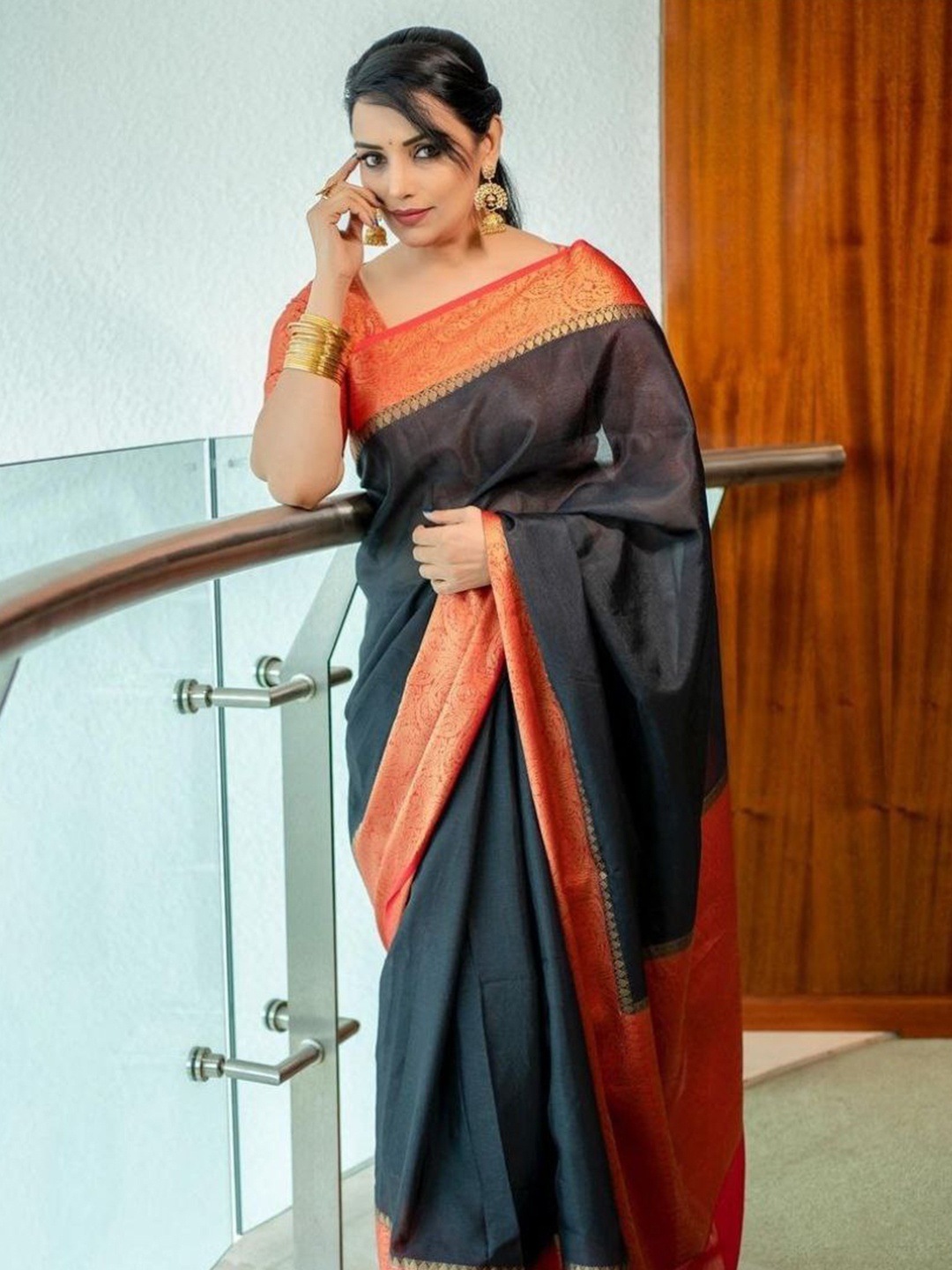 

KALINI Woven Design Zari Silk Blend Kanjeevaram Saree, Black